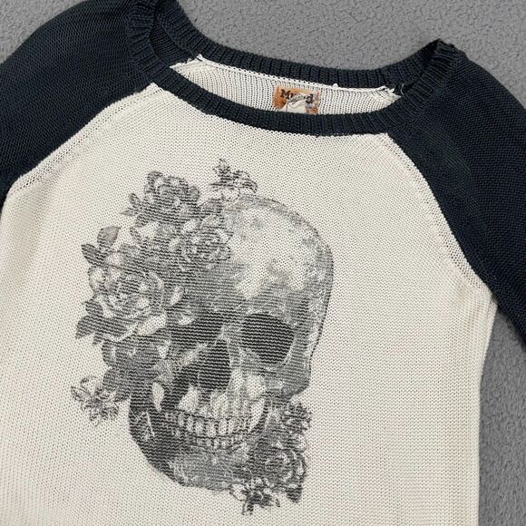 Mudd Skull Sweater Women M Ivory Gray Roses Knit Scoop Neck Punk Goth Y2K - Picture 2 of 7